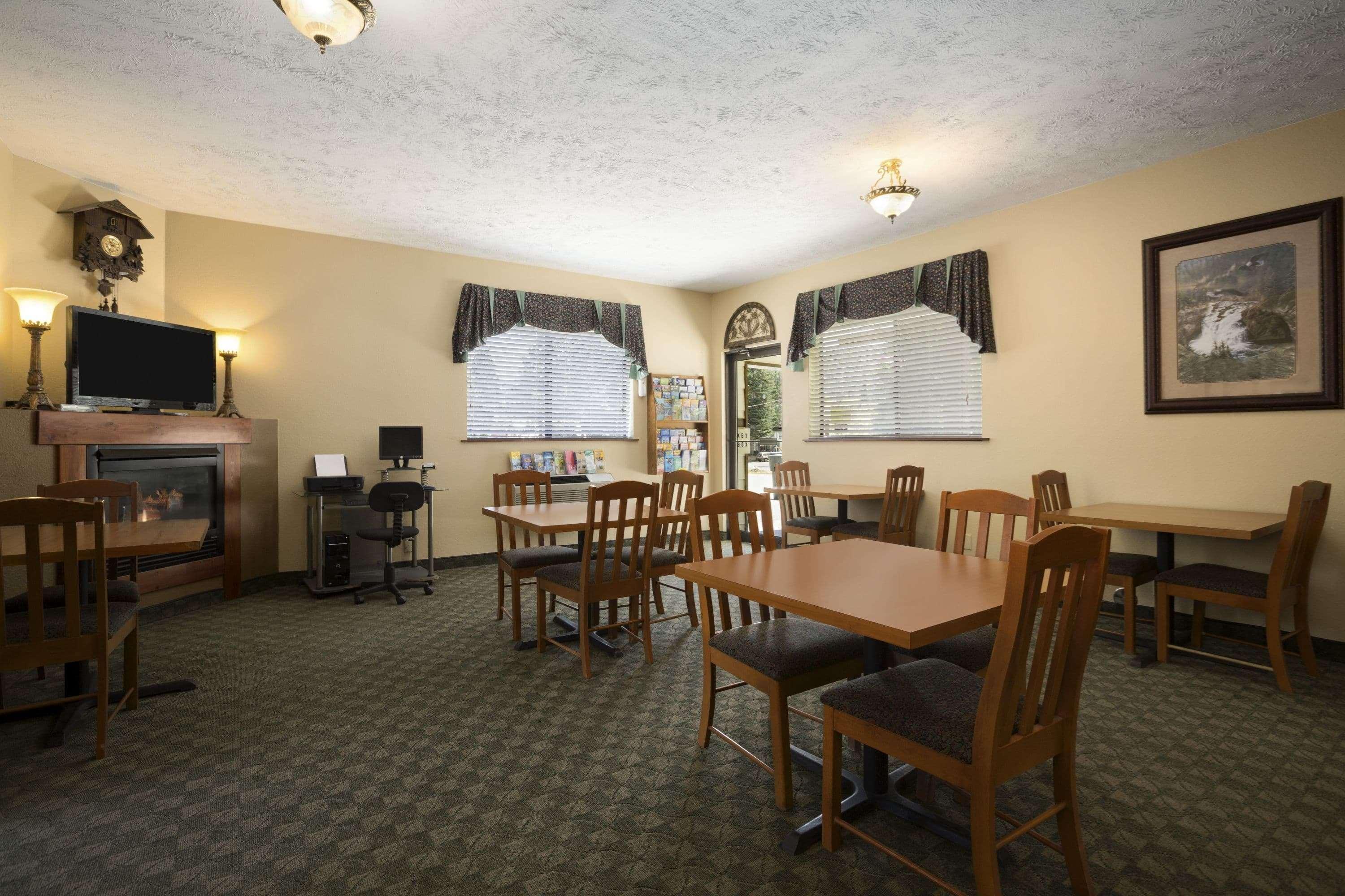 Howard Johnson By Wyndham Leavenworth Exterior photo